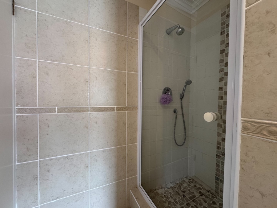  Bedroom Property for Sale in Signal Hill Western Cape